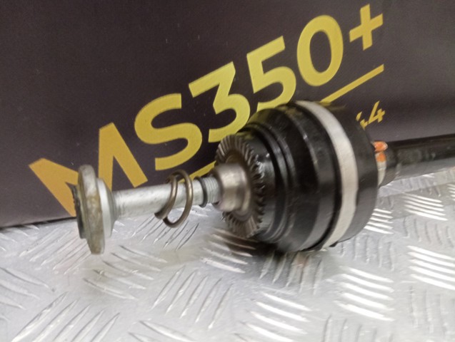 Полуось задняя, правая 33208487518 BMW