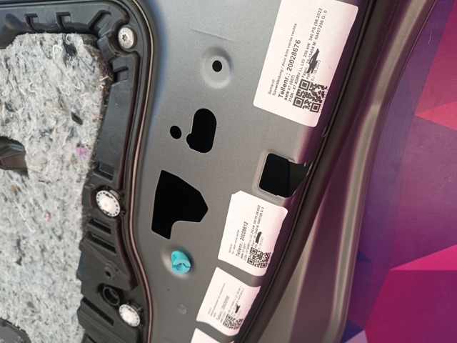 Пассажирская передняя дверь 41518738556 BMW
