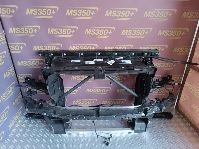 Усилитель переднего бампера  51118070229 BMW
