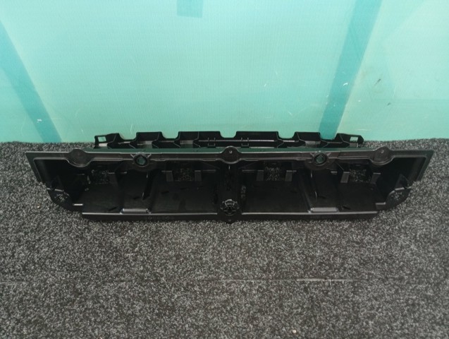 Кронштейн бампера заднего, центральный 51127420658 BMW