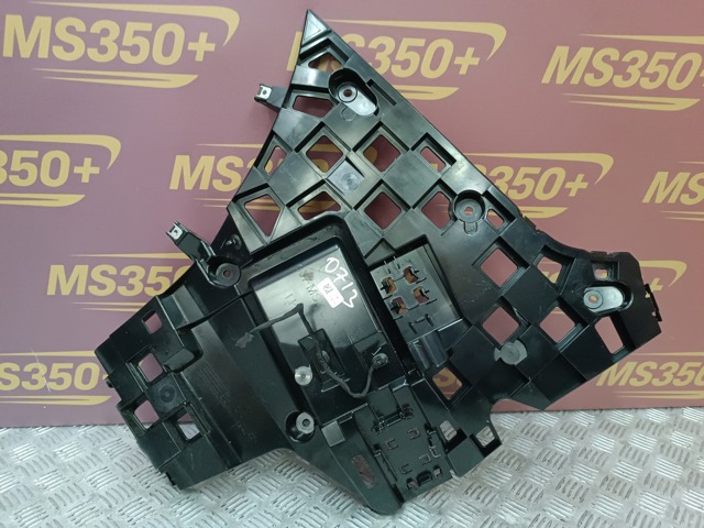 Левый кронштейн заднего бампера 51128084141 BMW