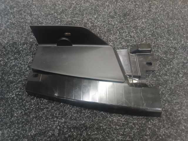 Кронштейн бампера заднего, левый 51128091739 BMW