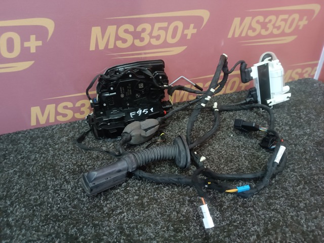 BMW 51227477704 Замок двери задней правой в наличии Кривой Рог