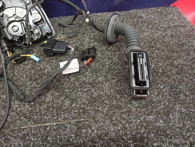 51227477712 BMW Замок двери задней правой купить в Харьков