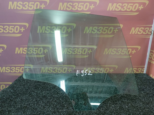 Окно задней двери 51357430936 BMW