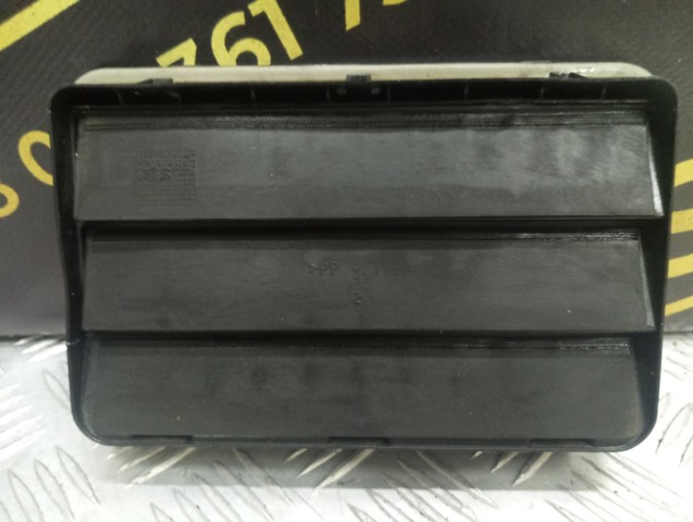 BMW 64226962293 Решетка вентиляции салона задняя в наличии Павлоград