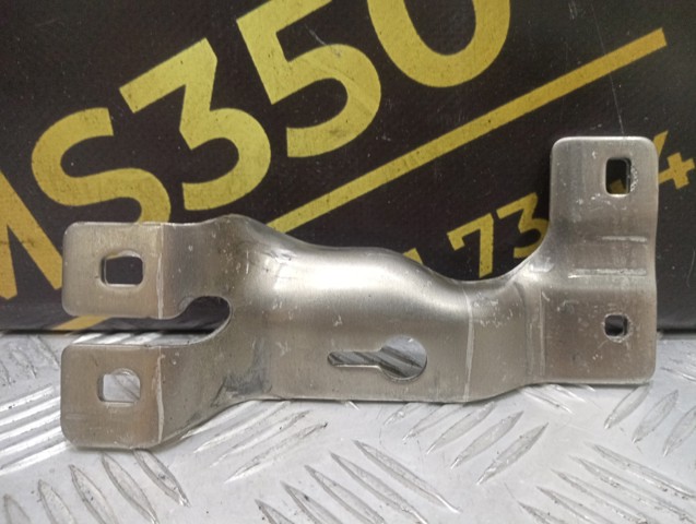 Кронштейн усилителя переднего бампера 7421672 BMW