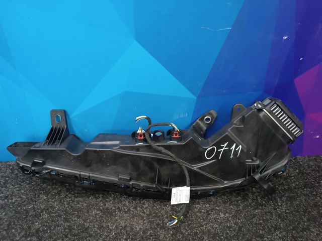 BMW 9880594 Правая фара в наличии Черновцы