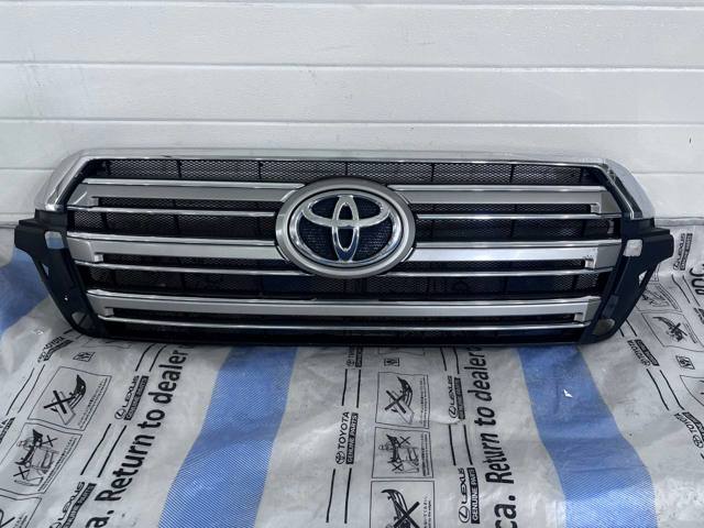 Облицовка радиатора 5310160D20 TOYOTA