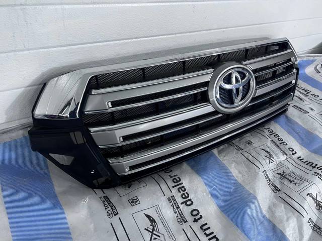 5310160D20 TOYOTA Решетка радиатора купить в Львов