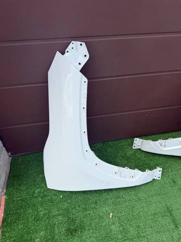Переднее правое крыло 538110R130 TOYOTA