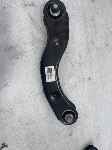 Рычаг задней подвески верхний, левый 55130GI000 HYUNDAI