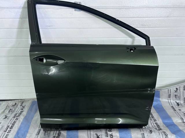 Пассажирская передняя дверь 670010E150 TOYOTA