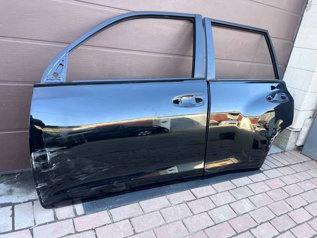 Передняя левая дверь 6700260711 TOYOTA