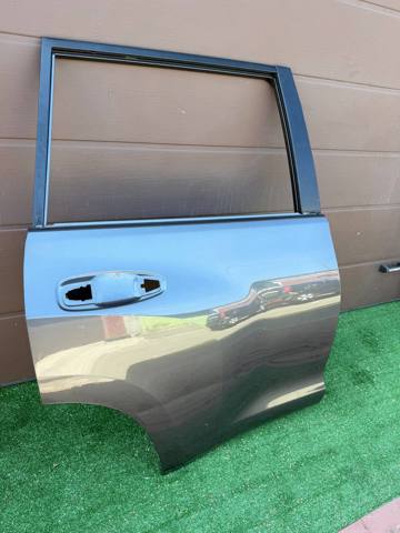 Дверь задняя в сборе 6700360470 TOYOTA