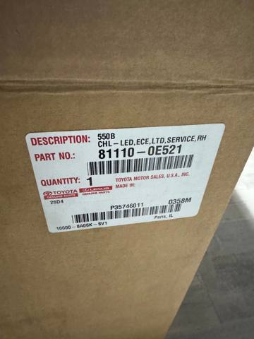 Фара передняя правая 811100E521 TOYOTA
