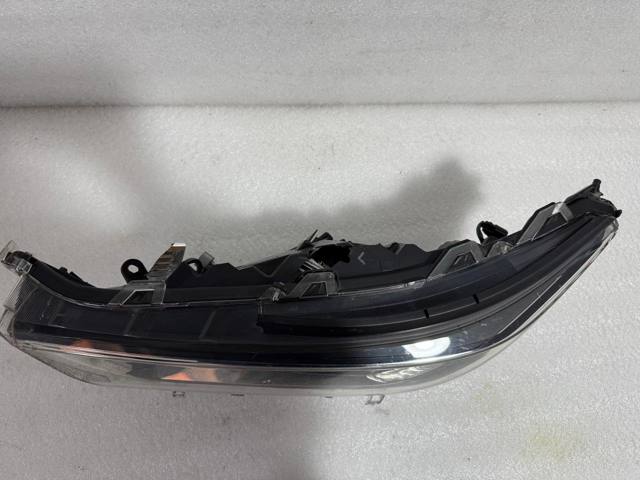 811500R140 TOYOTA Фара левая купить в Ровно