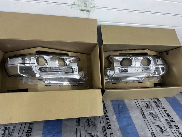 TOYOTA 8117160K12 Стекло фары левой в наличии Одесса