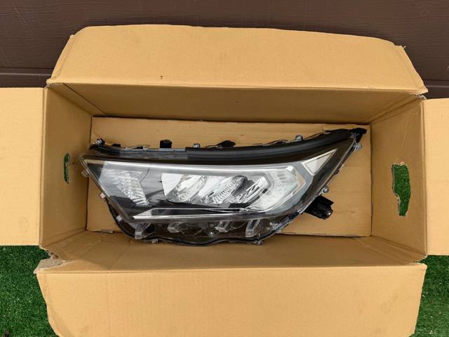 8118542842 TOYOTA Фара левая купить в Хмельницкий