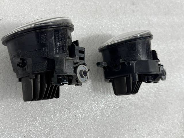 8121048051 TOYOTA Фара противотуманная правая купить в Киев