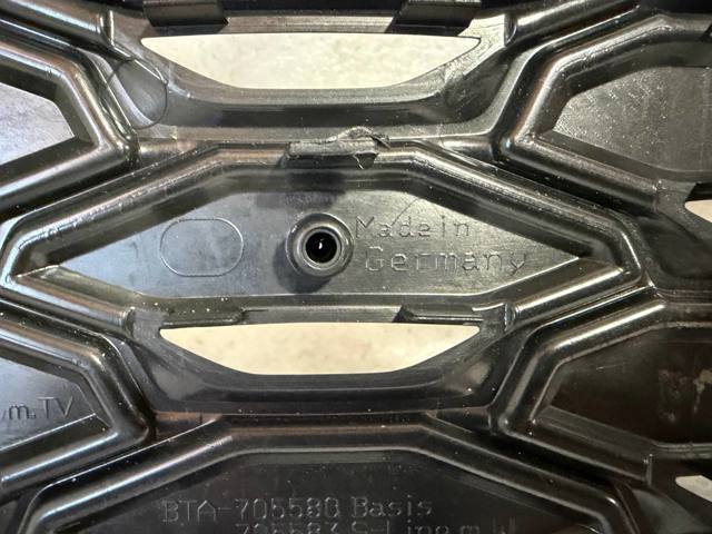 VAG 83F853651 Решетка радиатора в наличии Ровно