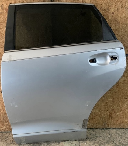 Задняя левая дверь 670040T020 TOYOTA