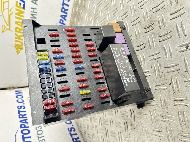 Блок предохранителей и реле Мерседес-бенц АТЕГО 2