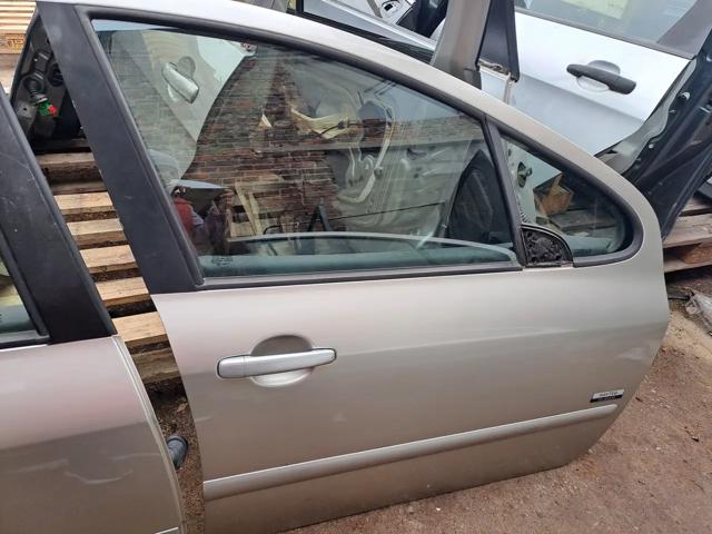 Пассажирская передняя дверь 9004S7 PEUGEOT