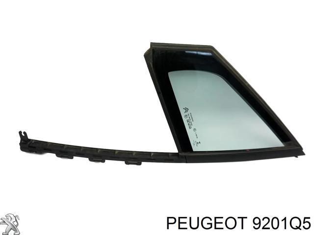 Стекло треугольное двери передней левой 9201Q5 PEUGEOT