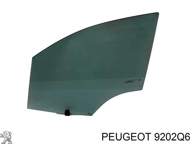 Стекло передней двери, правой 9202Q6 PEUGEOT