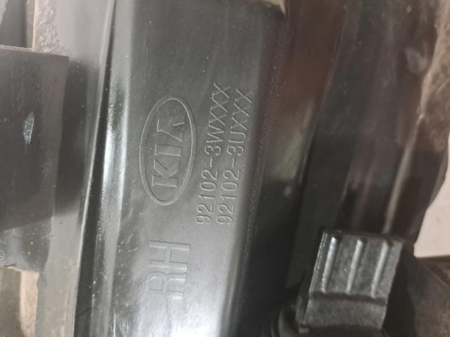 HYUNDAI 921023WXXX Правая фара в наличии Ужгород