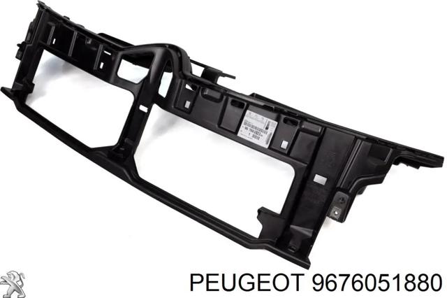 Решетка радиатора 9676051880 PEUGEOT