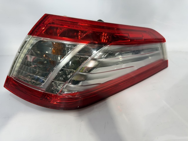 Фонарь задний правый, внешний 9686779680 PEUGEOT