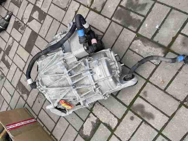 Электродвигатель 112096010H Tesla Model