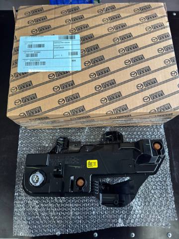 MAZDA DGH951060 Поворотник правый в наличии Сумы