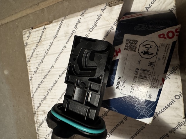 BOSCH 0281006069 Датчик потока (расхода) воздуха, расходомер M.A.F. - (Mass Airflow) в наличии Запорожье