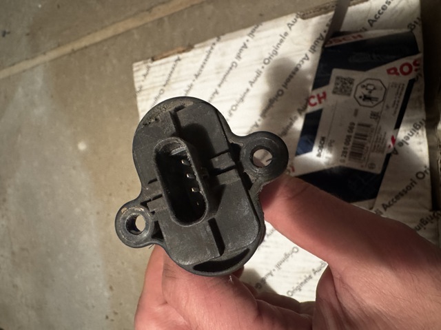 BOSCH 0281006069 Датчик потока (расхода) воздуха, расходомер M.A.F. - (Mass Airflow) в наличии Каменское