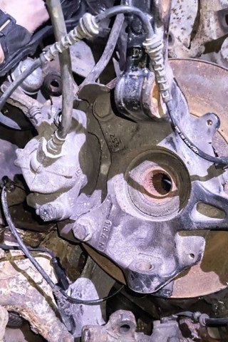 Цапфа передняя правая 400140080R RENAULT