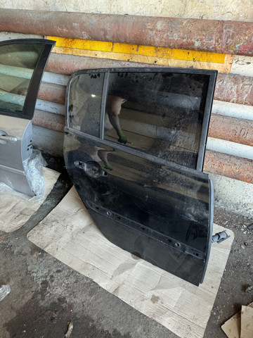 Задняя правая дверь 7751473734 RENAULT