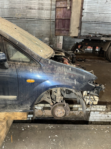 Переднее правое крыло C10052111H MAZDA