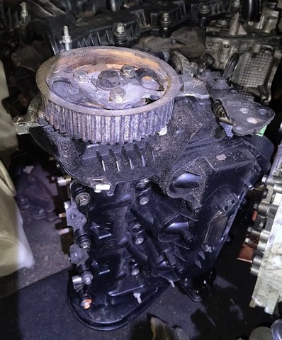 Головка блока цилиндров (ГБЦ), левая LR014248 LAND ROVER
