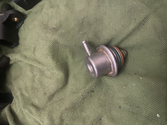 Регулятор давления топлива Шкода Суперб I