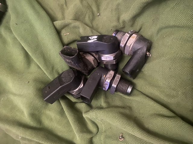 Датчик давления топлива 0281002497 BMW