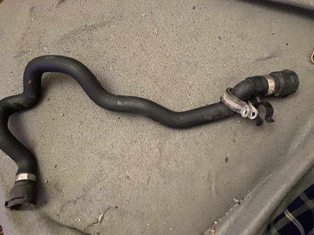 Шланг радиатора охлаждения 11531438634 BMW