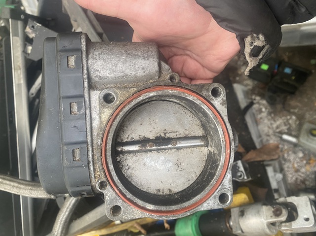 Заслонка воздушная 1435959 BMW