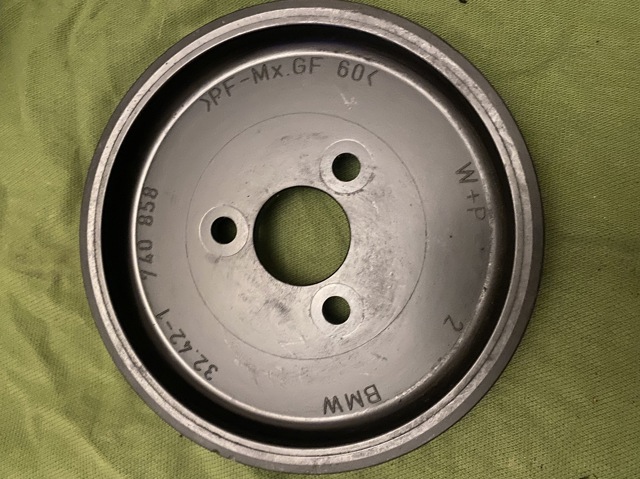 Шкив насоса гидроусилителя руля 32421740858 BMW