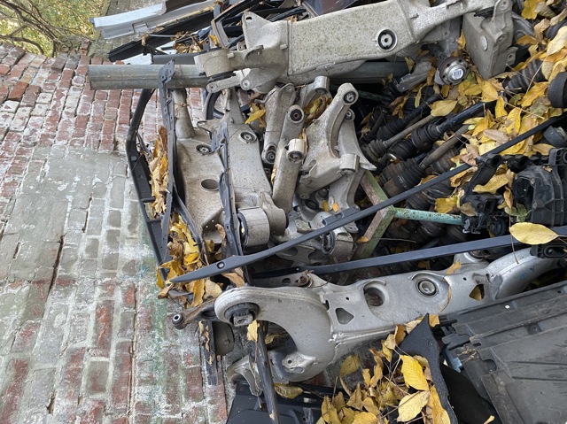 Поперечина задней подвески 33316770828 BMW