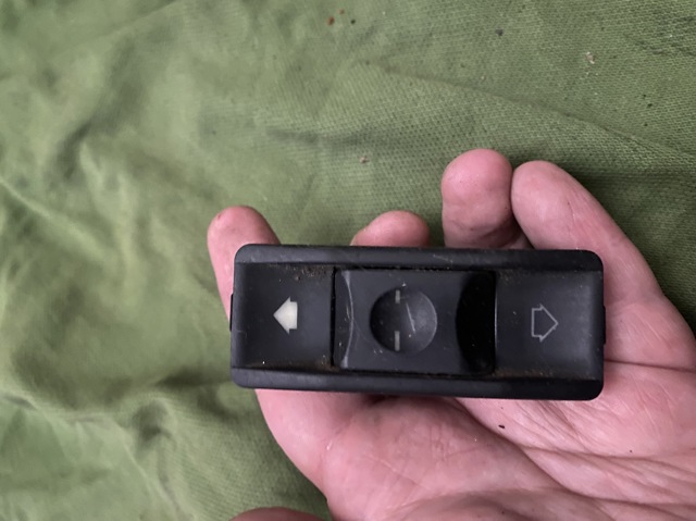 Переключатель управления люком 61311378862 BMW