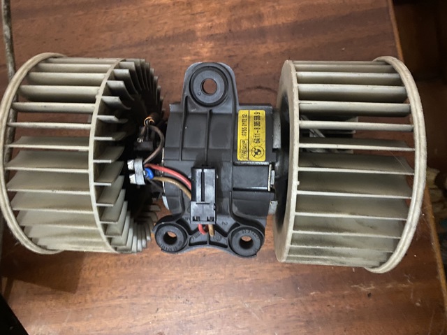 Моторчик печки Бмв 5