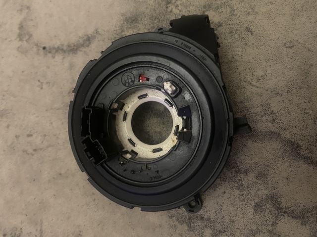 Кольцо контактное, шлейф руля 6989557 BMW